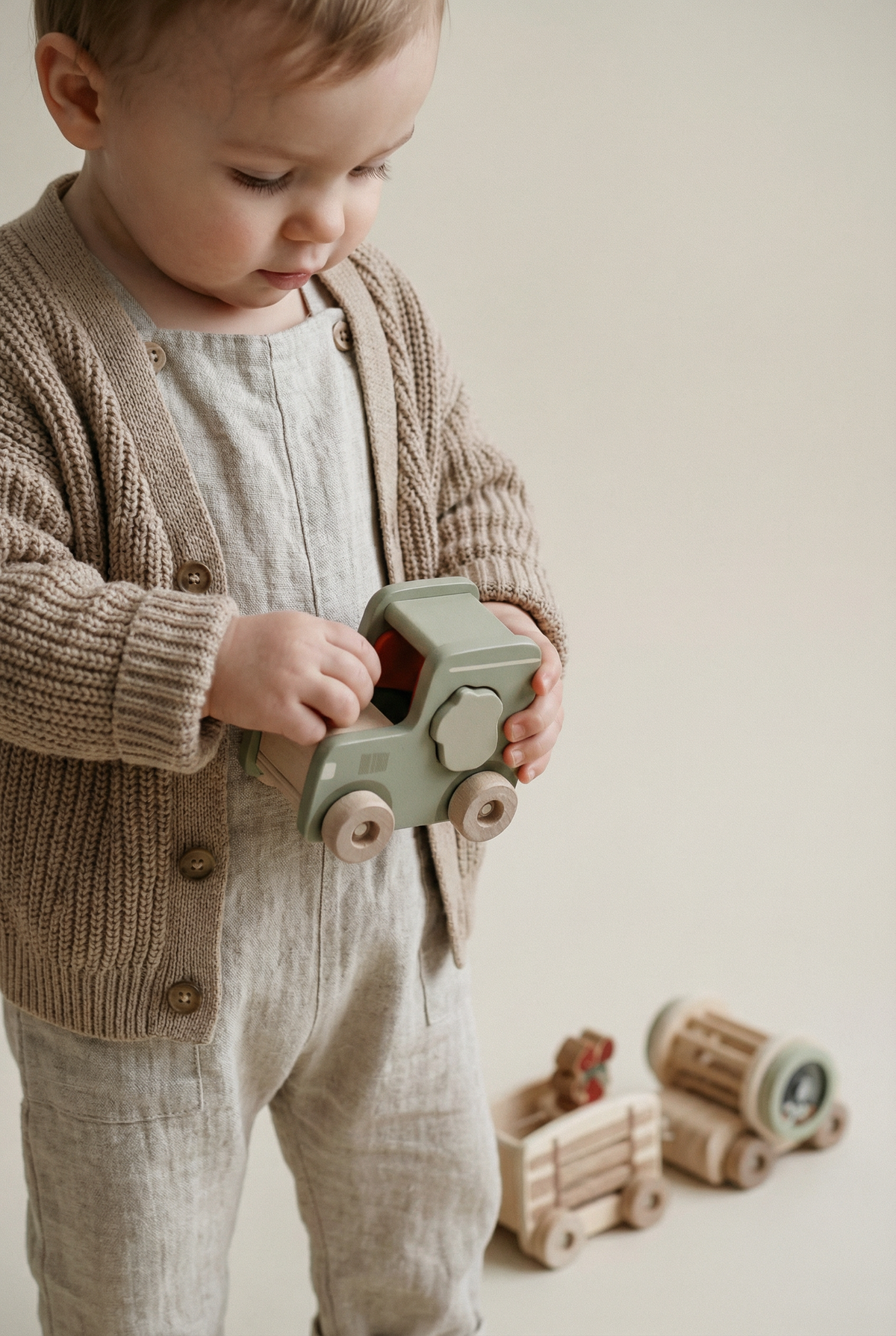 Wooden Tractor & Trailer Play Set – Neutral Farm Toy with Detachable Rattle Drum